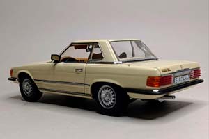 MERCEDES 350 SL (R107) 1977 SUN STAR 1:18 — фото 3