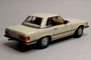 MERCEDES 350 SL (R107) 1977 SUN STAR 1:18 — фото 5