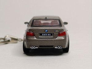 BMW M5 (E60) БРЕЛОК 1:64 75 ММ — фото 4