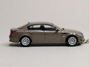BMW M5 (E60) БРЕЛОК 1:64 75 ММ — фото 6