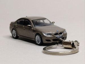 BMW M5 (E60) БРЕЛОК 1:64 75 ММ — фото 7
