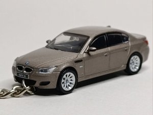 BMW M5 (E60) БРЕЛОК 1:64 75 ММ