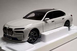BMW I7 (7ER) WHITE 1:18 MINICHAMPS