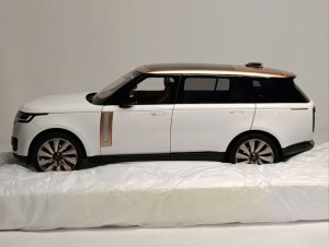 RANGE ROVER 2022 WHITE 1:18 LCD — фото 2