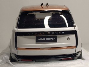 RANGE ROVER 2022 WHITE 1:18 LCD — фото 4
