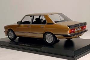 BMW M535I GOLD (E12) NOREV 1:18 — фото 2