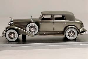 DUESENBERG J TORPEDO BERLINE ROLLSTON 1932 1:43 — фото 2