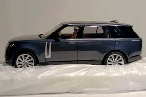 RANGE ROVER 2022 BLUE 1:18 LCD — фото 2