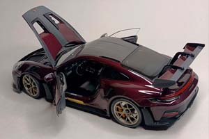 PORSCHE 911 (992) GT3 2024 PURPLE 1:18 LIMITED — фото 2