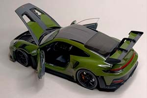 PORSCHE 911 (992) GT3 RS 2024 OLIVE 1:18 LIMITED — фото 2