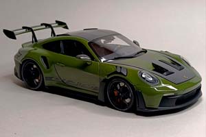 PORSCHE 911 (992) GT3 RS 2024 OLIVE 1:18 LIMITED — фото 7