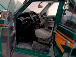 MITSUBISHI PAJERO V31 - 1991 GREEN 1:18 SUNYORK — фото 3