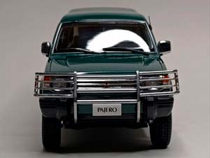 MITSUBISHI PAJERO V31 - 1991 GREEN 1:18 SUNYORK — фото 8