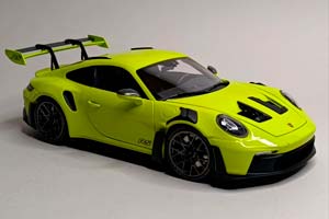 PORSCHE 911 (992) GT3 RS ACID GREEN 1:18 LIMITED — фото 5