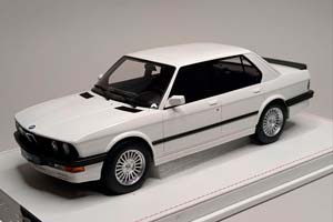 BMW M5 (E28) 1987 WHITE 1:18 ЛИМИТ 10 ШТ