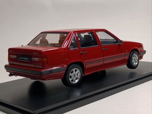 VOLVO 850 GLE 1993 RED 1:18 TRIPLE9 — фото 4
