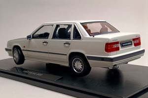 VOLVO 850 GLE 1993 WHITE 1:18 TRIPLE9 — фото 2