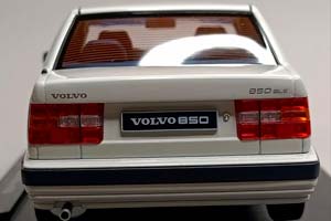 VOLVO 850 GLE 1993 WHITE 1:18 TRIPLE9 — фото 3