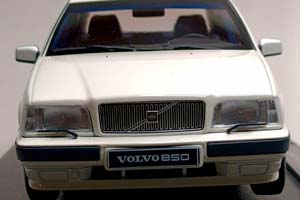 VOLVO 850 GLE 1993 WHITE 1:18 TRIPLE9 — фото 7