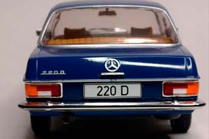 MERCEDES 200D W115 W114 1968 MCG 1:18 — фото 3