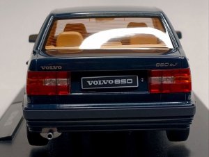 VOLVO 850 GLE 1993 BLUE GREEN 1:18 TRIPLE9 — фото 3