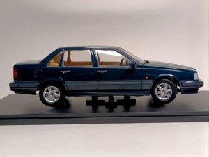 VOLVO 850 GLE 1993 BLUE GREEN 1:18 TRIPLE9 — фото 5