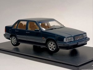 VOLVO 850 GLE 1993 BLUE GREEN 1:18 TRIPLE9 — фото 6