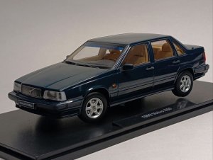 VOLVO 850 GLE 1993 BLUE GREEN 1:18 TRIPLE9