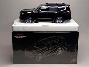 TOYOTA LAND CRUISER LC 300 BLACK 1:18 LCD — фото 10