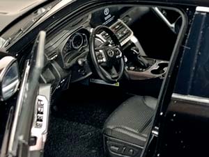 TOYOTA LAND CRUISER LC 300 BLACK 1:18 LCD — фото 4