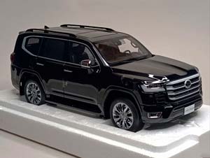 TOYOTA LAND CRUISER LC 300 BLACK 1:18 LCD — фото 7