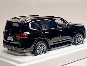 TOYOTA LAND CRUISER LC 300 BLACK 1:18 LCD — фото 9