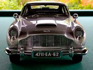 ASTON MARTIN DB5 АГЕНТ 007 JAMES BOND 1:8 — фото 3
