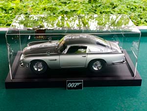 ASTON MARTIN DB5 АГЕНТ 007 JAMES BOND 1:8 — фото 8