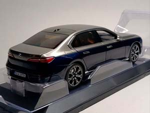 BMW I7 (7ER) BLUE/GREY G70 MINICHAMPS 1:18 — фото 4
