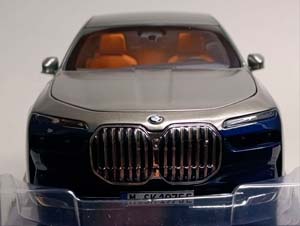 BMW I7 (7ER) BLUE/GREY G70 MINICHAMPS 1:18 — фото 7
