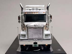 FREIGHTLINER CORONADO -2012 IXO 1:43 — фото 7