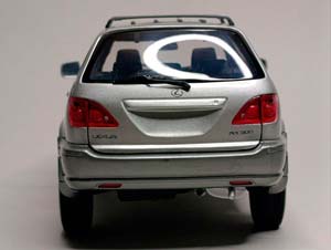 LEXUS RX 300 SILVER 1:18 AUTOART — фото 4