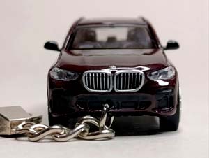 BMW X5 G05 AMETRINE БРЕЛОК 70ММ 1:64 — фото 4
