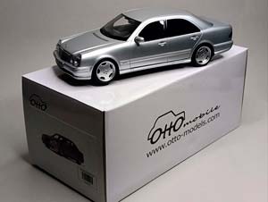 MERCEDES E55 AMG (W210) SILVER 1:18 OTTOMOBILE — фото 9