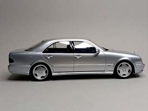 MERCEDES E55 AMG (W210) SILVER 1:18 OTTOMOBILE — фото 5