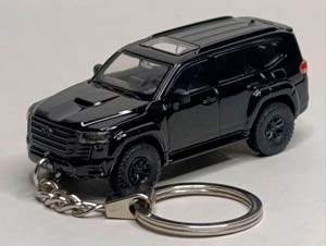 TOYOTA LAND CRUISER 300 БРЕЛОК 1:64 75ММ