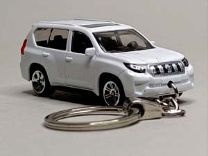 TOYOTA LAND CRUISER PRADO БРЕЛОК 1:64 70ММ — фото 3
