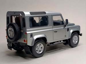LAND ROVER DEFENDER 90 KYOSHO 1:18 — фото 5