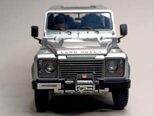 LAND ROVER DEFENDER 90 KYOSHO 1:18 — фото 8