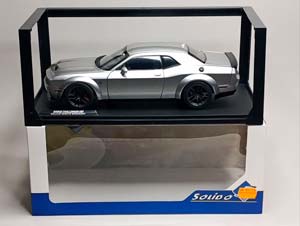 DODGE CHALLENGER SRT HELLCAT 1:18 SOLIDO — фото 10