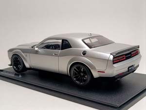 DODGE CHALLENGER SRT HELLCAT 1:18 SOLIDO — фото 4