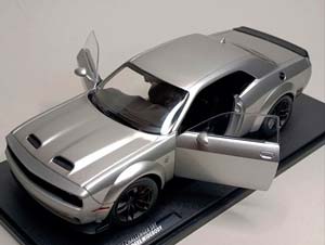 DODGE CHALLENGER SRT HELLCAT 1:18 SOLIDO — фото 2