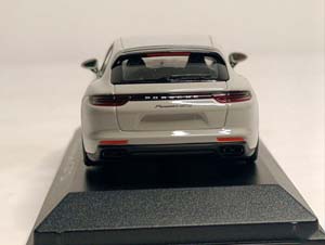 PORSCHE PANAMERA GTS 1:43 MINICHAMPS — фото 4