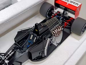 MCLAREN HONDA MR4/6 #1 JAPANESE GP SENNA 1:18 — фото 3